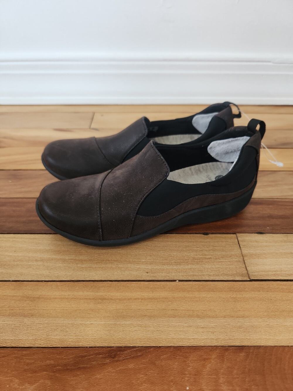 Clarks Cloudsteppers Loafers Brown Slip On Comfort Shoes Women's 6.5